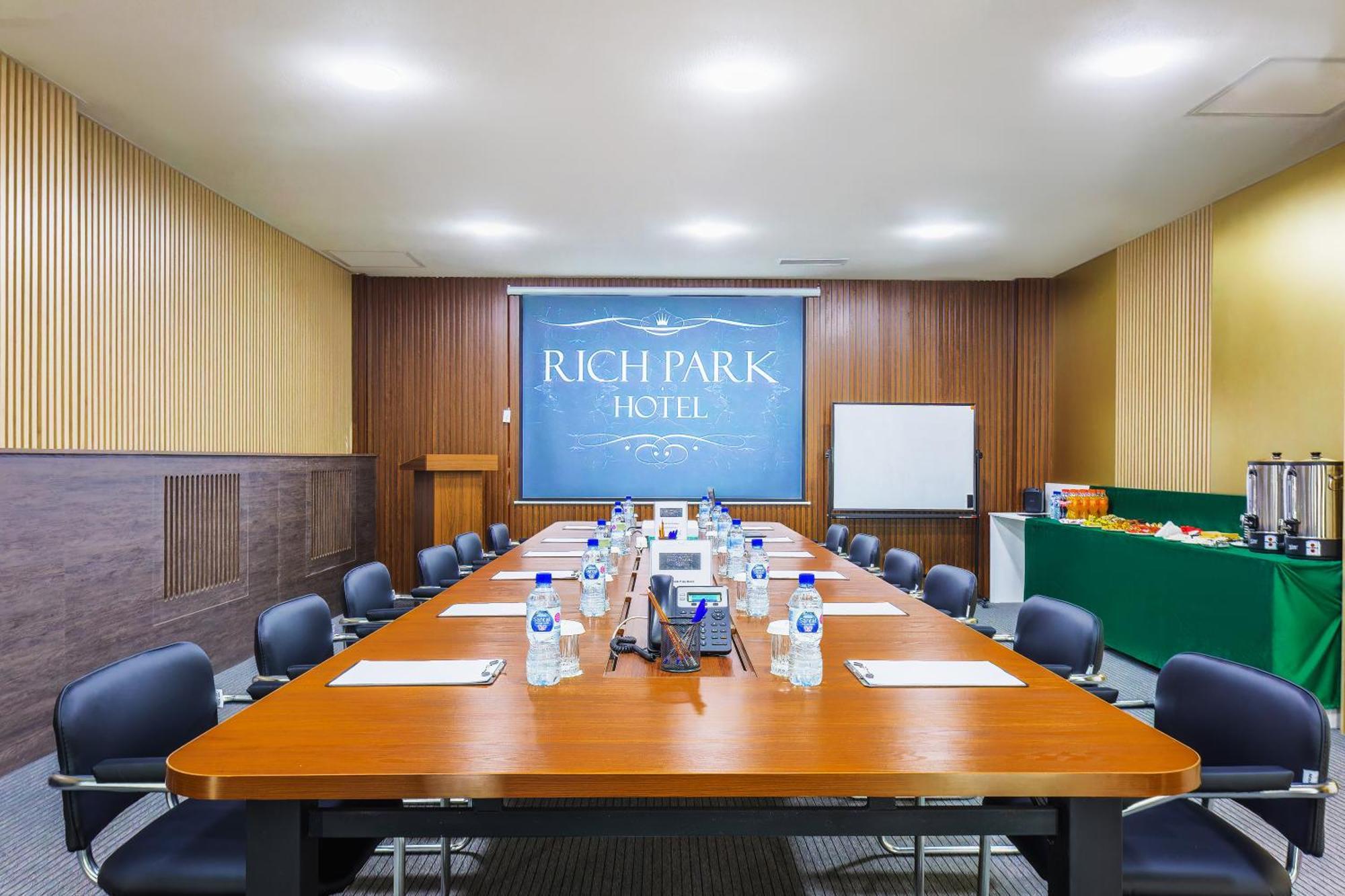 Rich Park Hotel Tashkent Exterior photo
