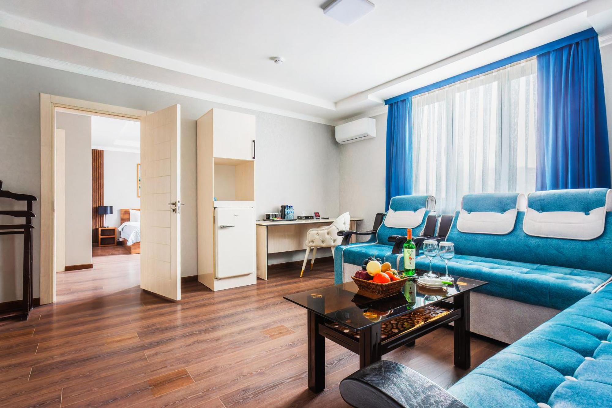 Rich Park Hotel Tashkent Exterior photo